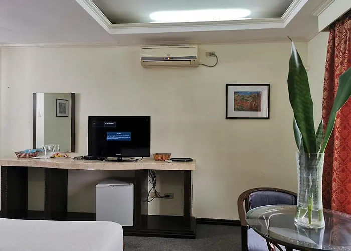 Hotel Hilltop 2*