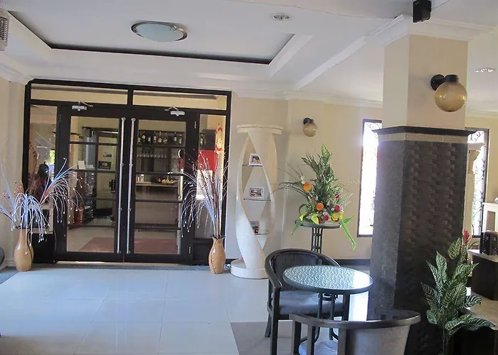 Hilltop Hotel 2*